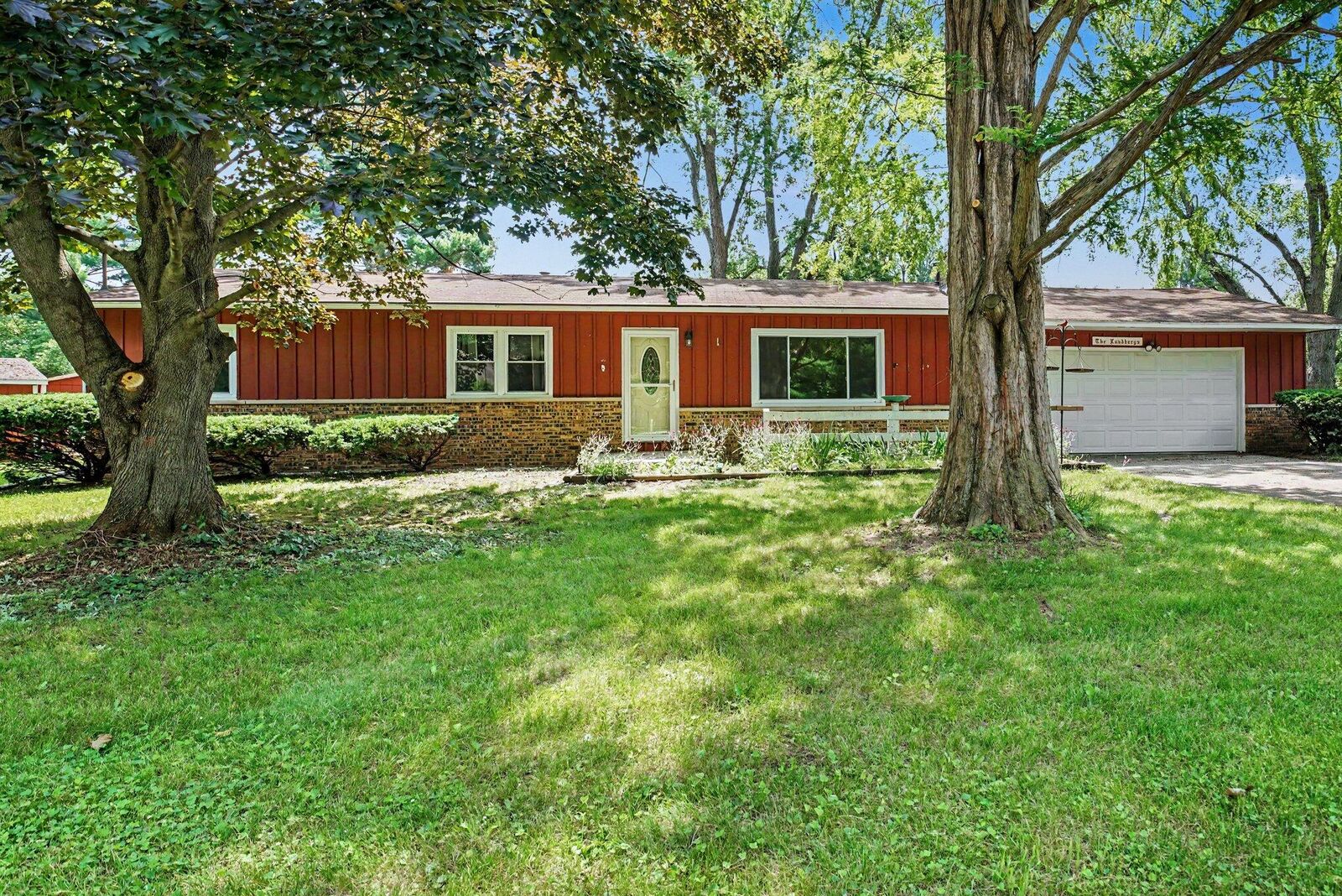 Property Photo:  1063 Almaugus Drive  MI 49120 