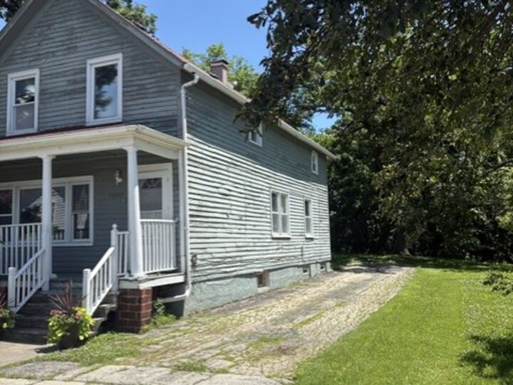 Property Photo: 14329 S Beacon Avenue IL 60462
