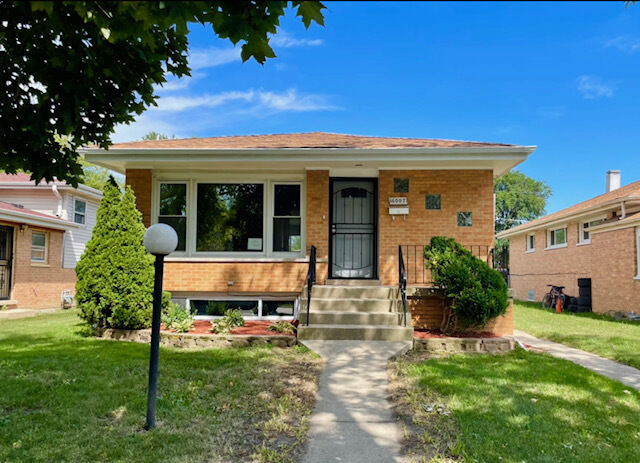 Property Photo:  16007 Vine Avenue  IL 60426 