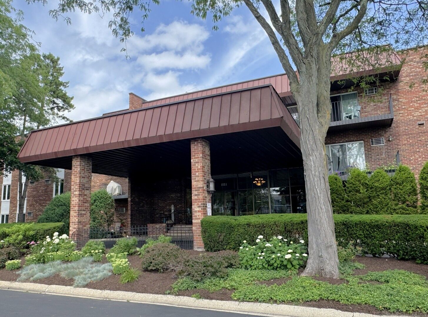 Property Photo: 1121 W Ogden Avenue 157 IL 60563