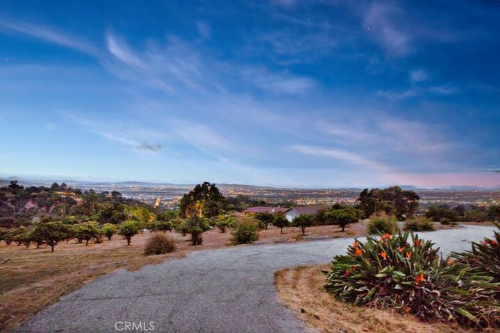 Property Photo:  188 Oak Knoll Lane  CA 91008 