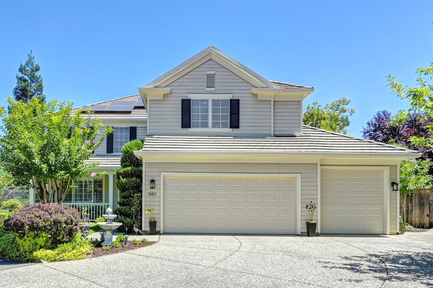 Property Photo:  9811 Beckenham Drive  CA 95746 
