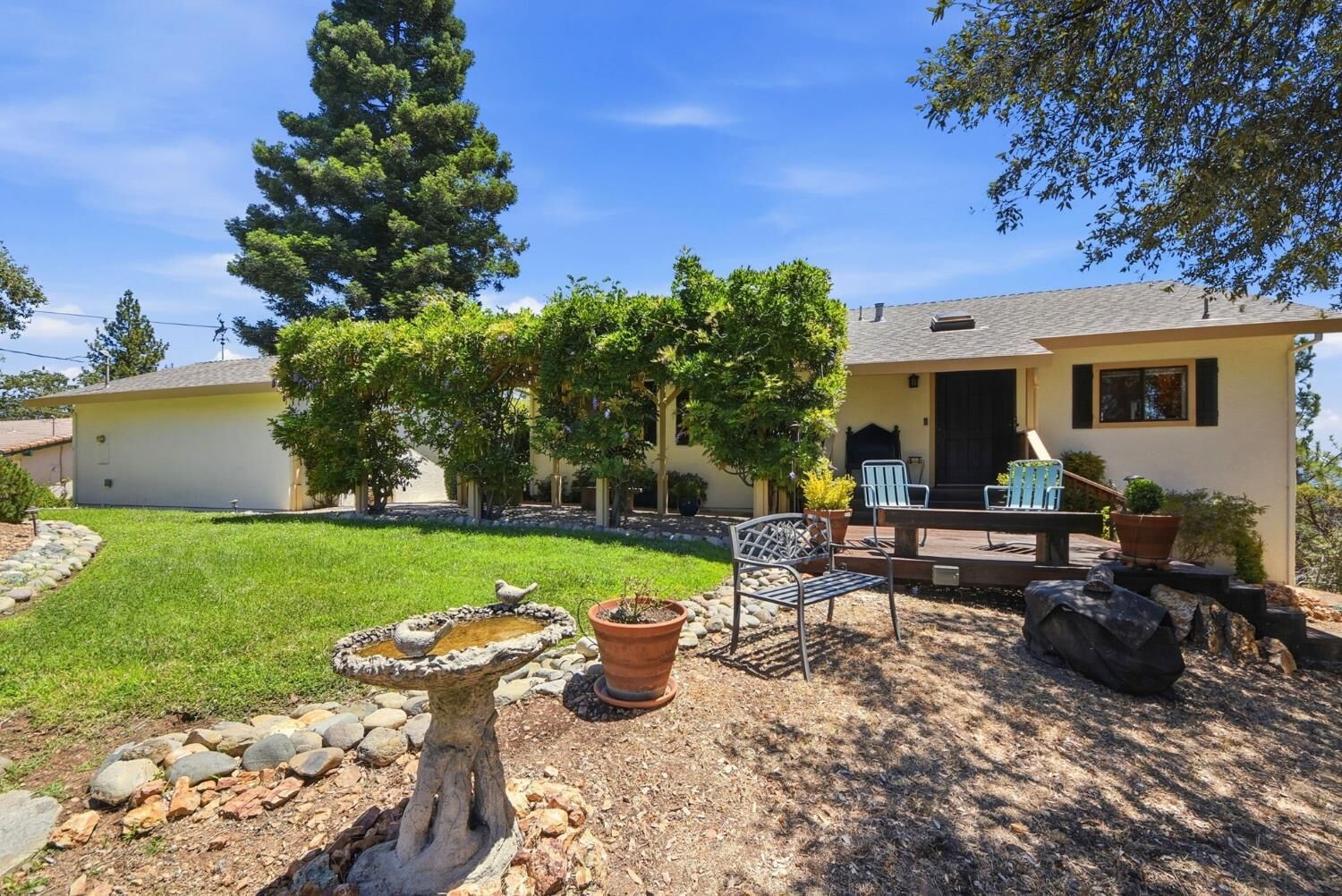Property Photo: 21440 Meadow Oaks Lane CA 95713