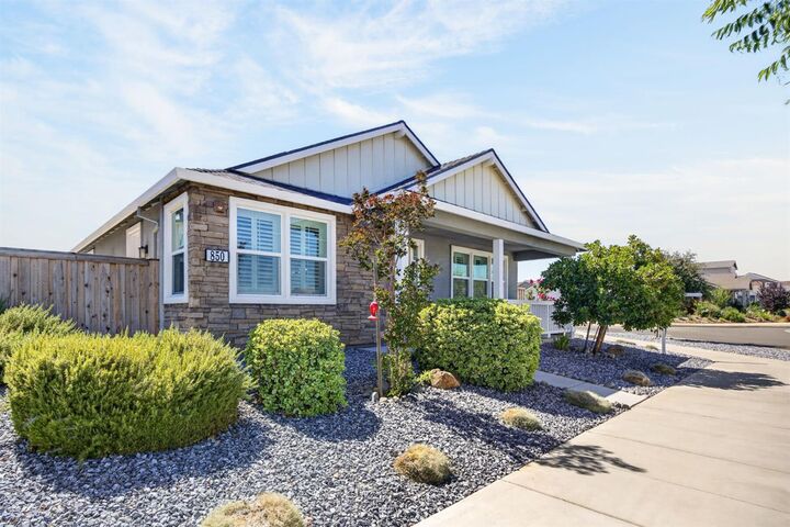 Property Photo:  850 W Main Street  CA 95694 