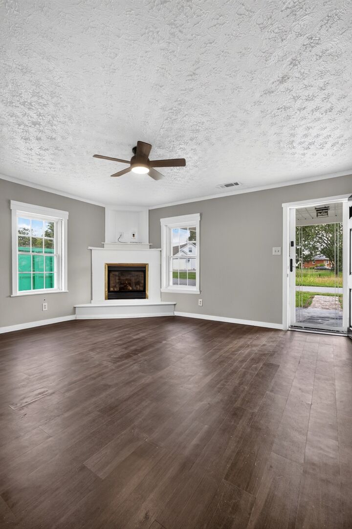 Property Photo: 229 Adams St TN 37166