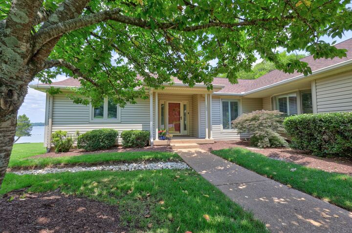 Property Photo: 105 Tanasi Shr S TN 37066