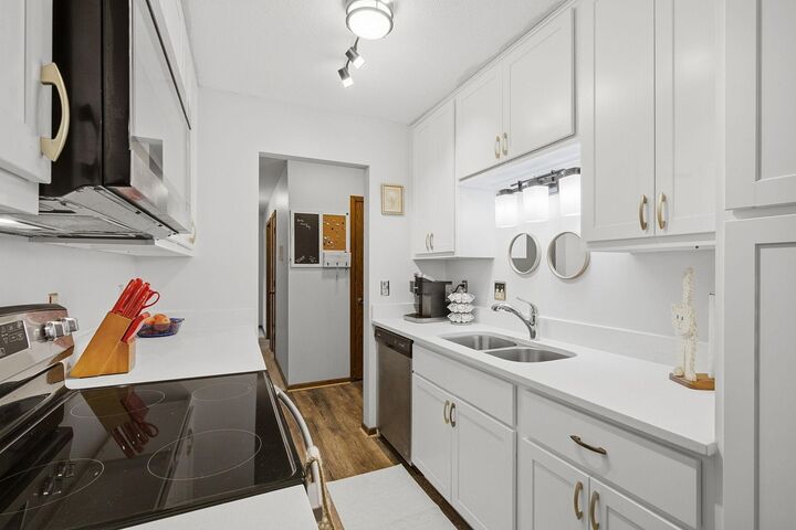 Property Photo: 255 Westview Drive 308 MN 55118