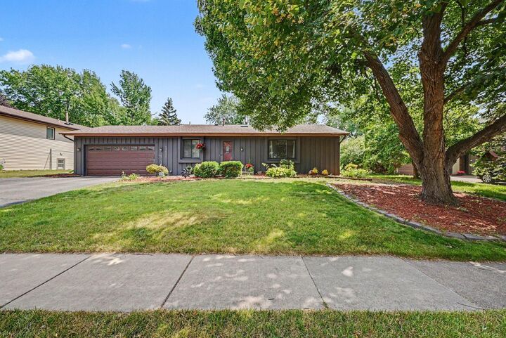 Property Photo:  15632 Heywood Way  MN 55124 