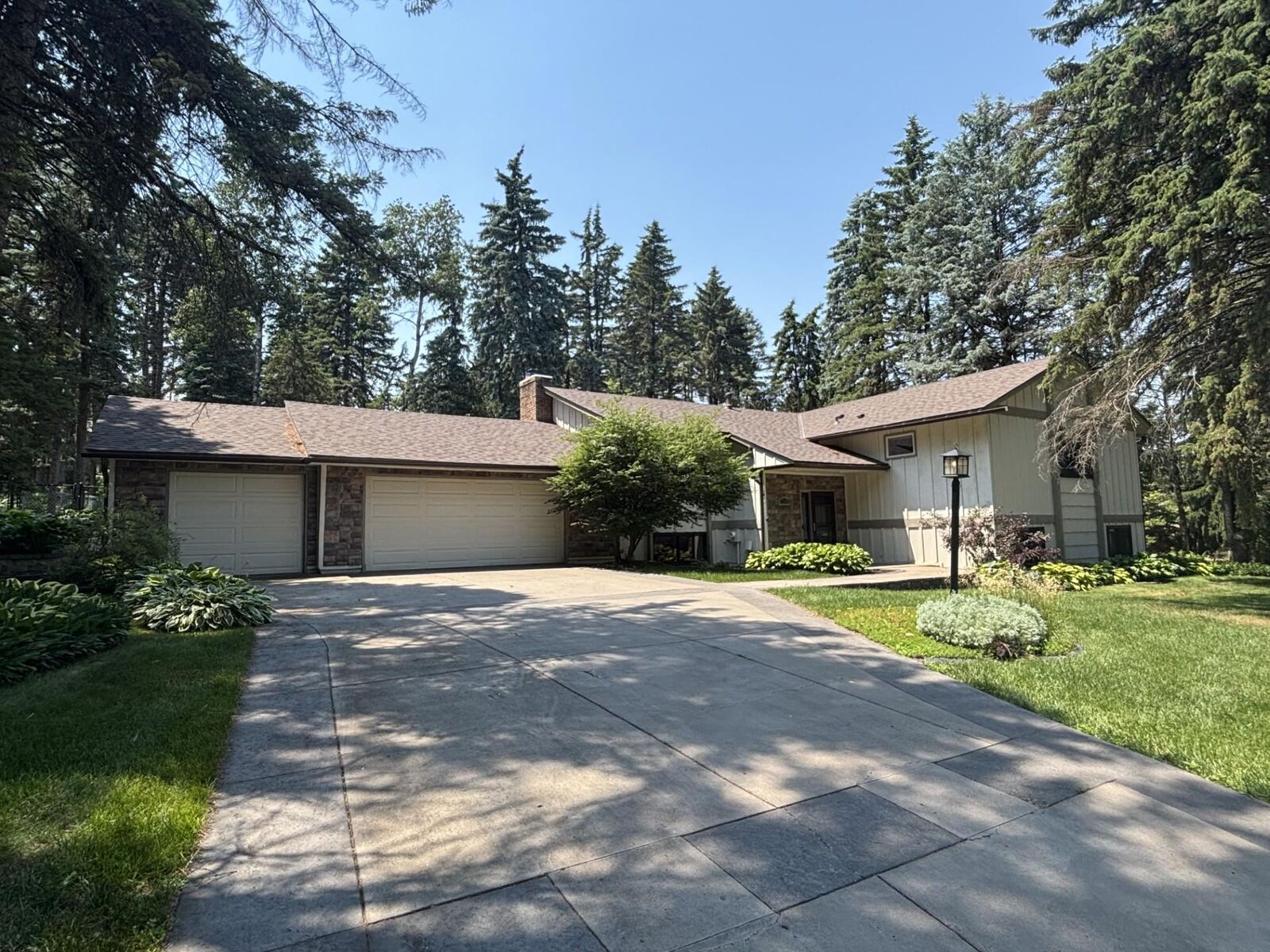 Property Photo:  1148 Kenilworth Drive  MN 55125 