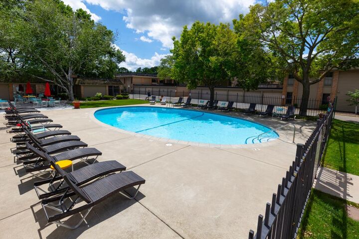 Property Photo:  6328 Barrie Road 3K  MN 55435 