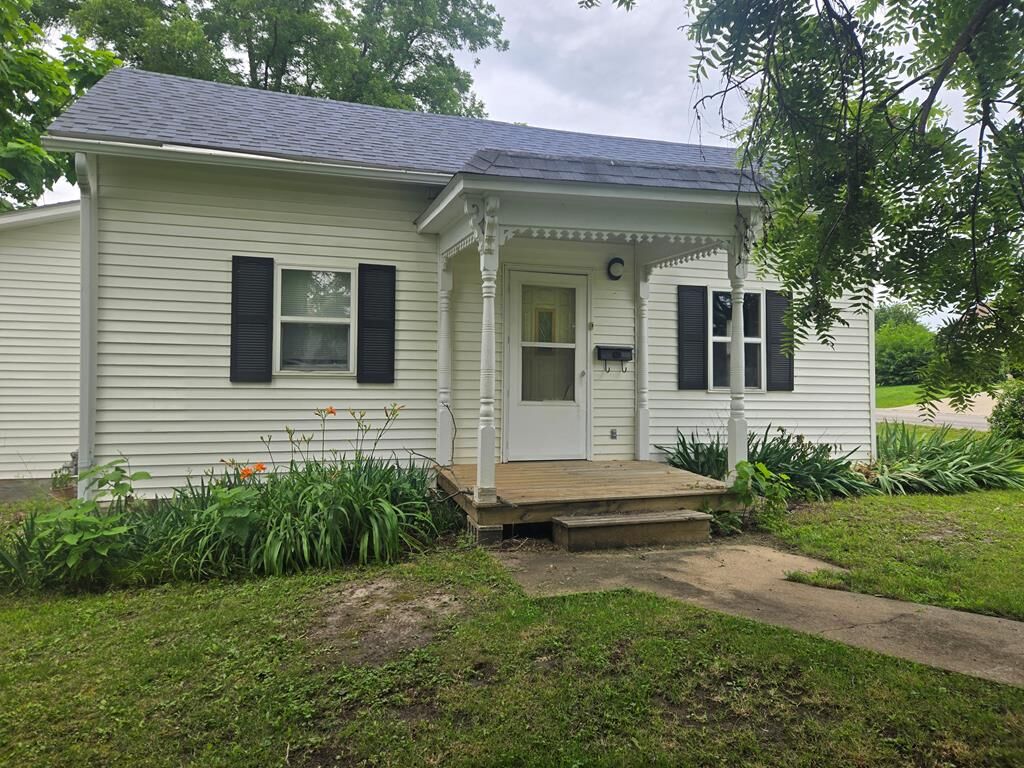 Property Photo:  526 E Jefferson Street  MO 63555 