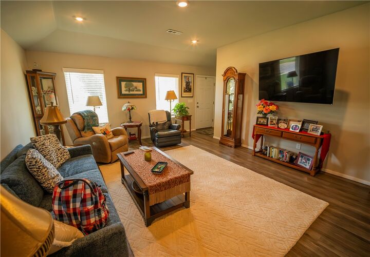 Property Photo: 109 W Gillian Avenue AR 72758