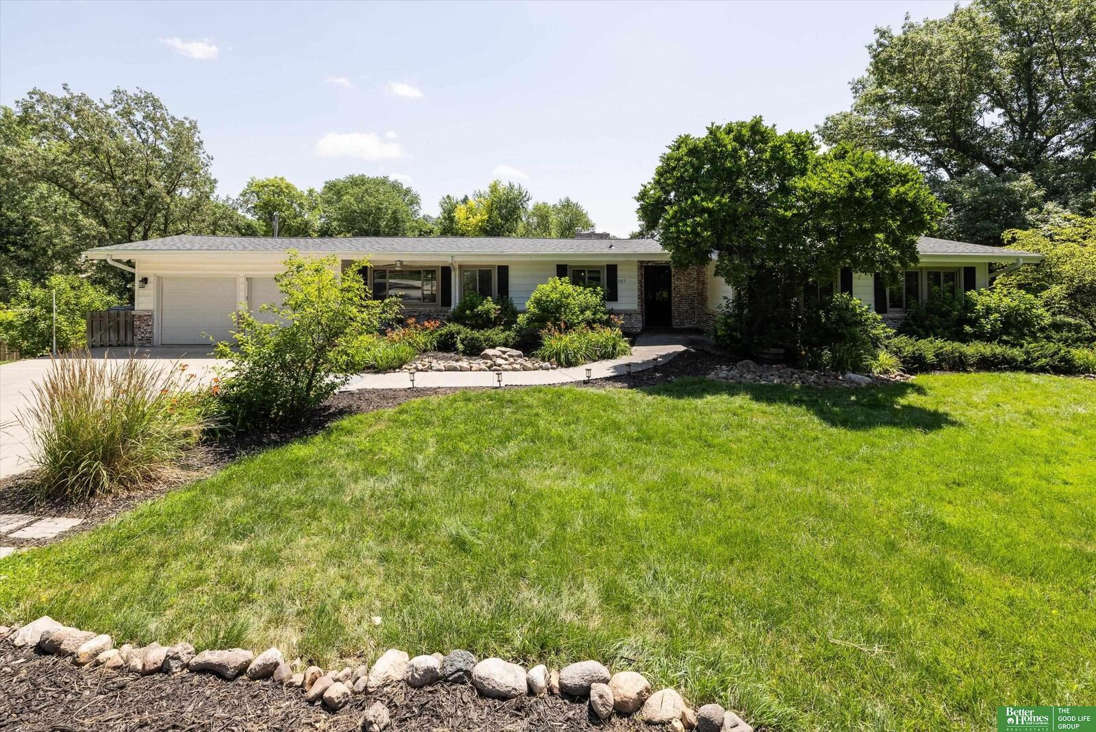 Property Photo: 307 S 96th Street NE 68114