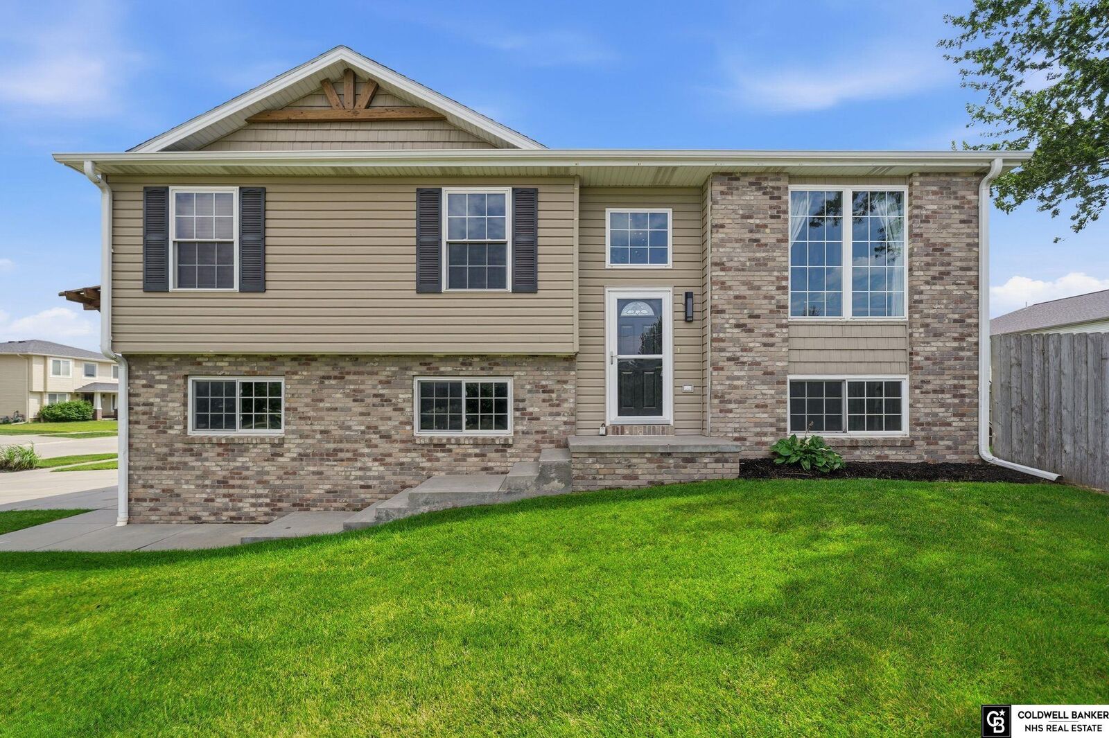 Property Photo: 5701 S 96 Street NE 68526