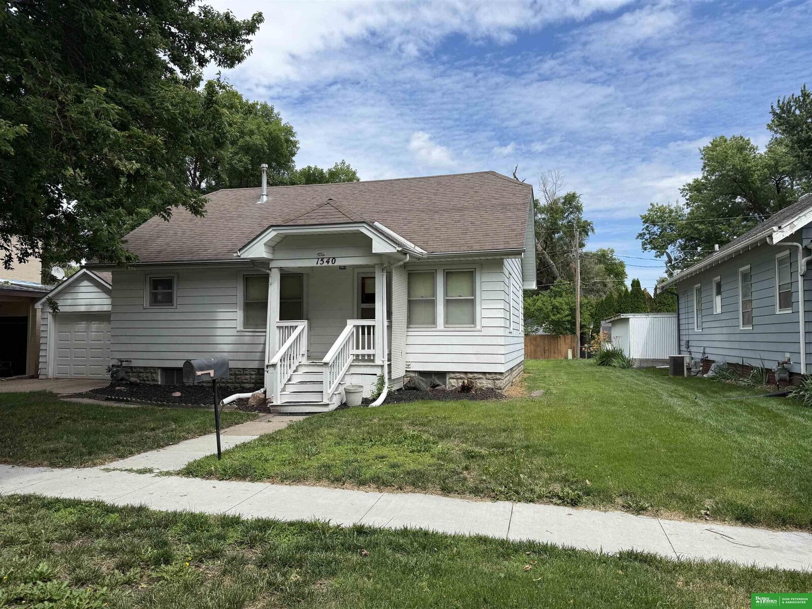 Property Photo: 1540 N Maxwell Avenue NE 68025