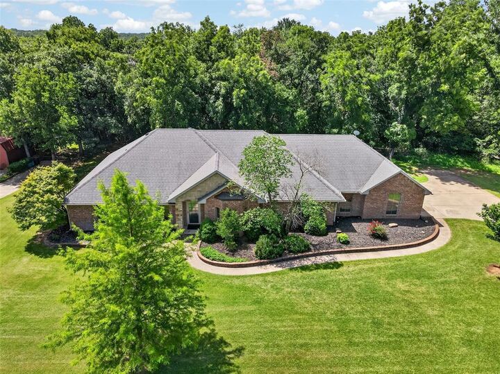 Property Photo:  1690 Deerwood Trail  OK 73034 