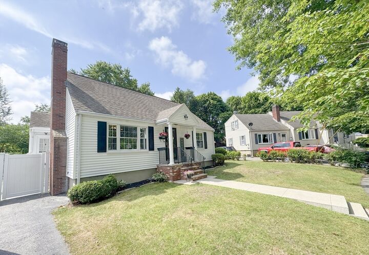 Property Photo:  9 Reynolds Rd  MA 01960 