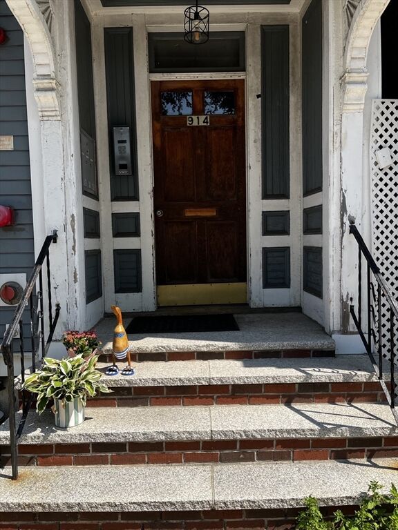 Property Photo:  914 East Broadway 2  MA 02127 