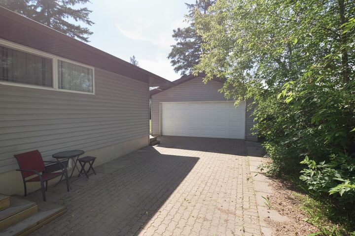Property Photo:  11 Crescent Heights  AB T9H 1L6 