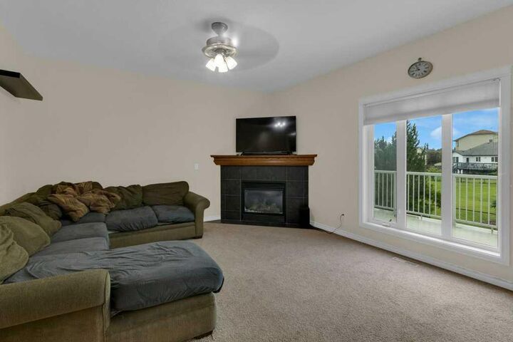 Property Photo: 161 Hillcrest Boulevard AB T1P 0A3