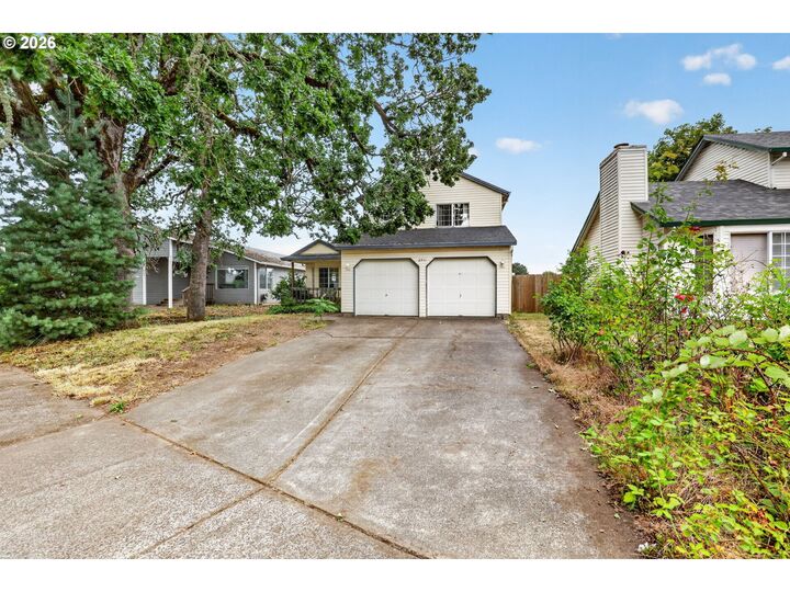 Property Photo:  2911 22nd Pl  OR 97116 
