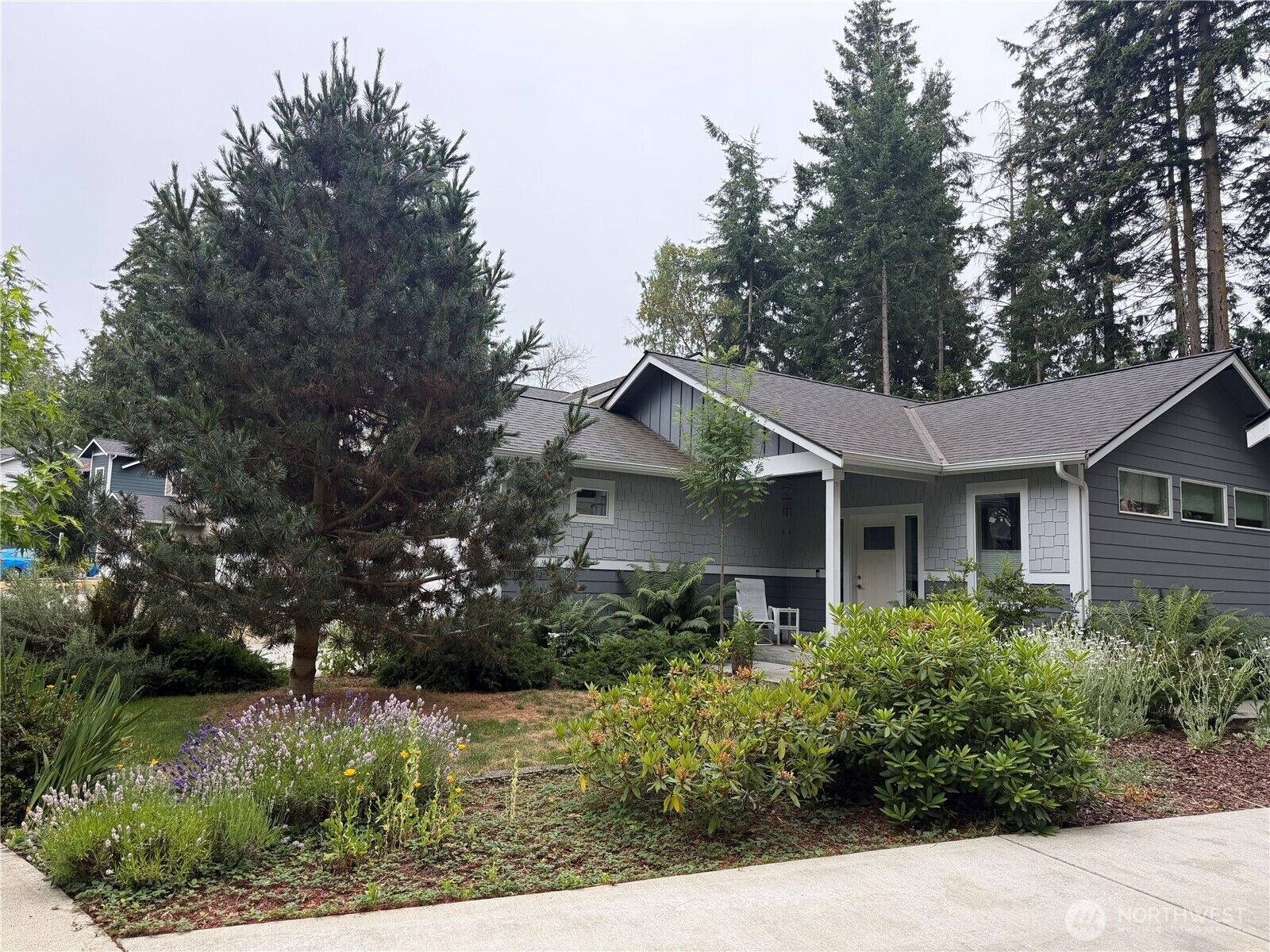 Property Photo:  2252 W  Rosecrans Court  WA 98368 