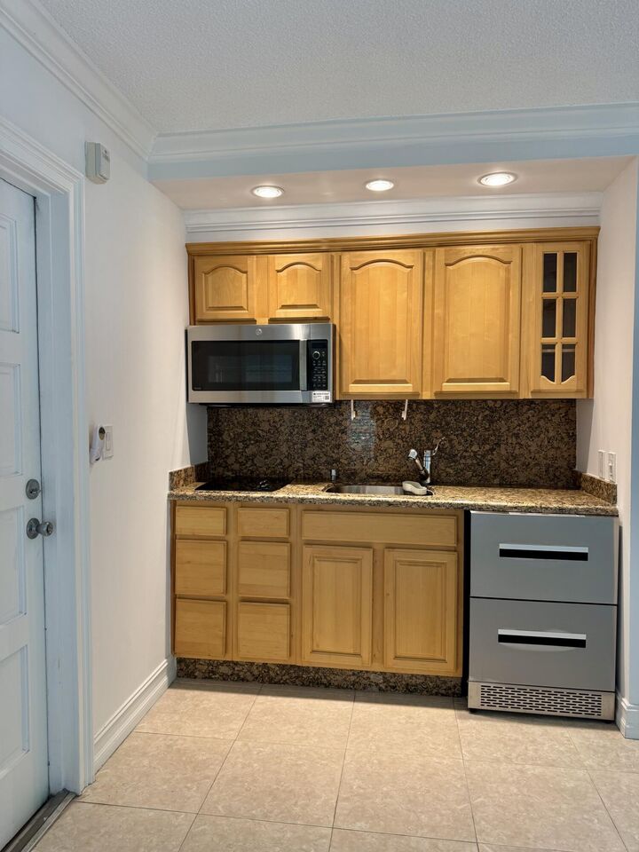 Property Photo: 2601 S Course Drive 401 FL 33069