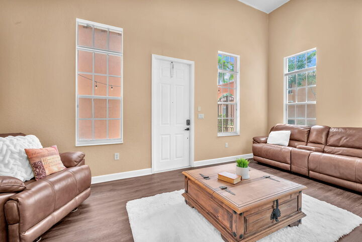 Property Photo:  516 SW 147th Terrace 4-43  FL 33027 