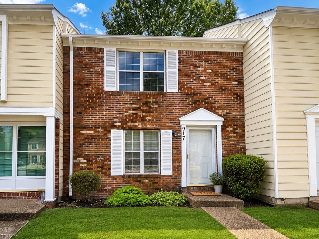 Property Photo: 917 Spinnaker Ct VA 23320