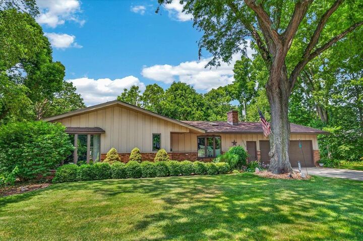 Property Photo: 3202 Coventry Trail WI 53713