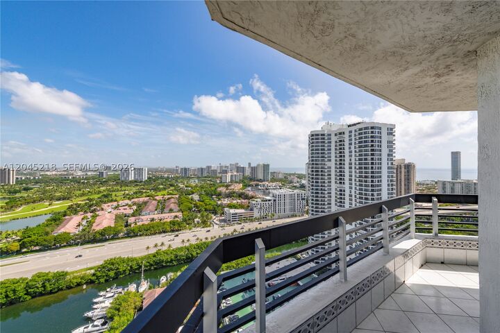 Property Photo:  3530 Mystic Pointe Dr 3206  FL 33180 