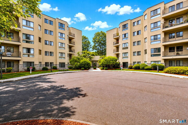 Property Photo:  1204 Whitney Avenue 406  CT 06517 