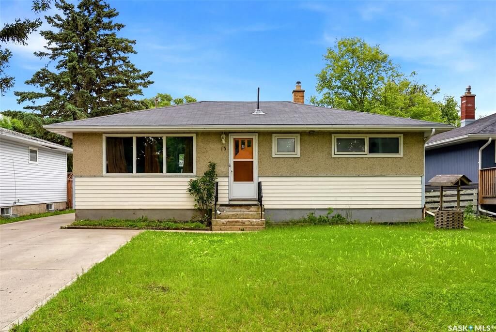 Property Photo:  15 Ottawa Place  SK S4R 2V6 