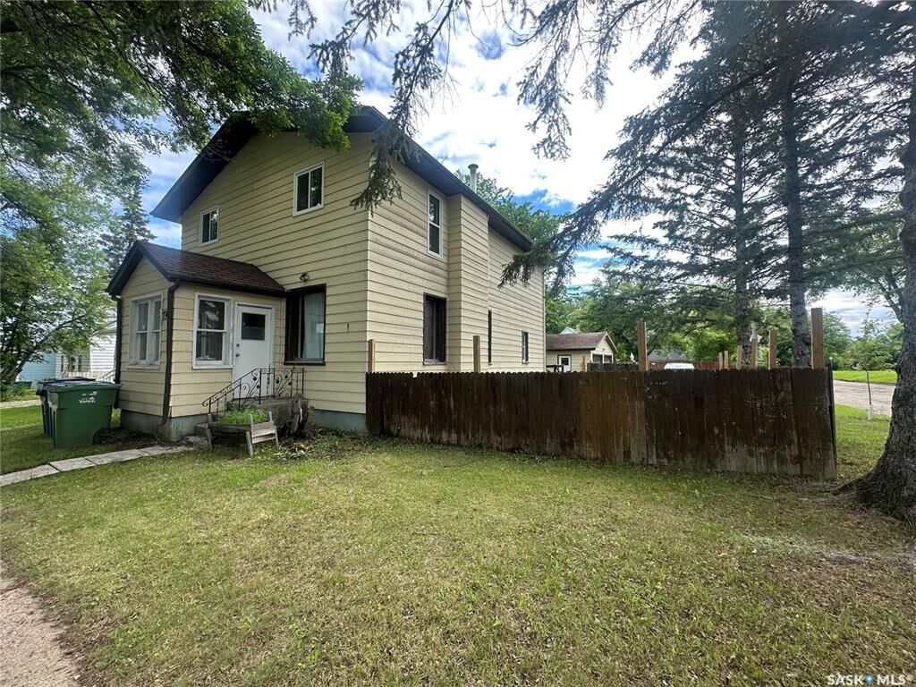 Property Photo: 79 Agricultural Avenue SK S3N 1S2