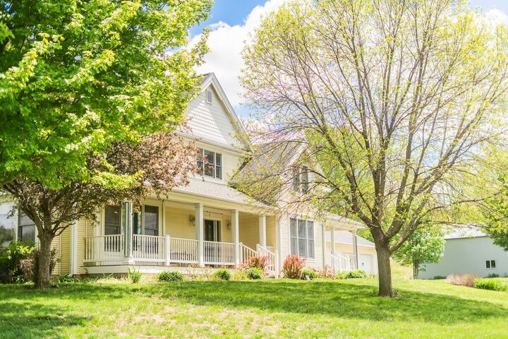 Property Photo: 2048 Horse Creek Road IA 51652