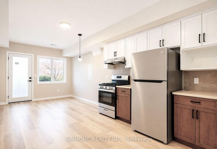 Property Photo:  15 Waddington Crescent 2  ON M2J 2Z9 