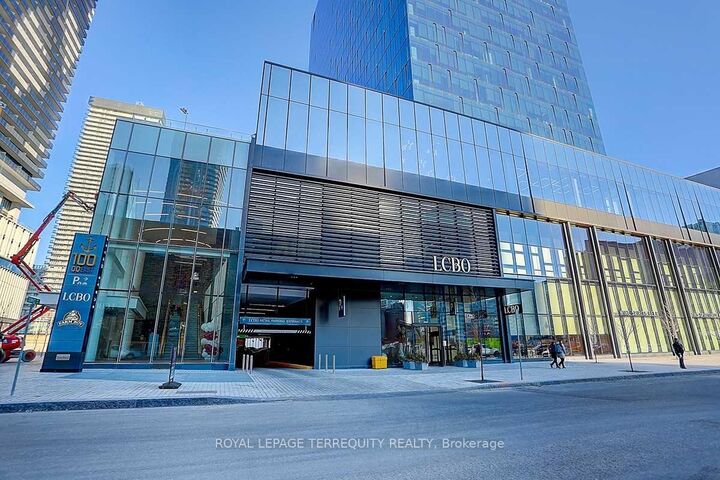 Property Photo:  138 Downes Street 3215  ON M2E 0E4 