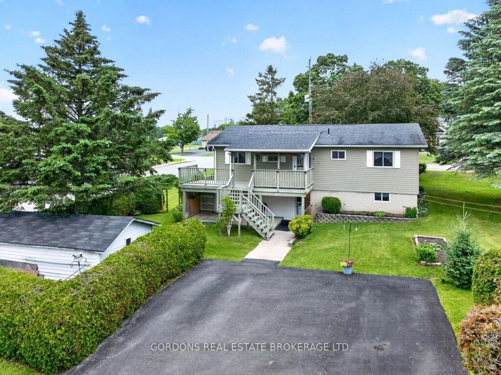 Property Photo: 450 Charles Street N ON K7G 1V7