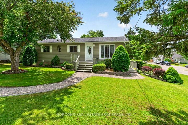 450 Charles Street N — photo 1