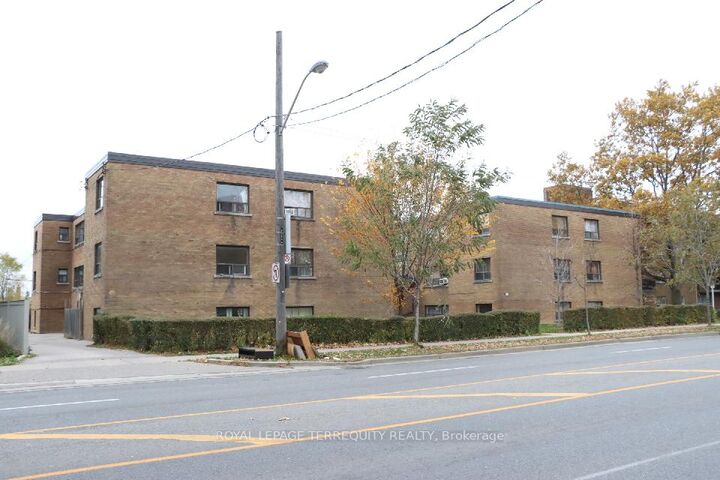 Property Photo:  2550 Keele Street 3  ON M6L 2N8 