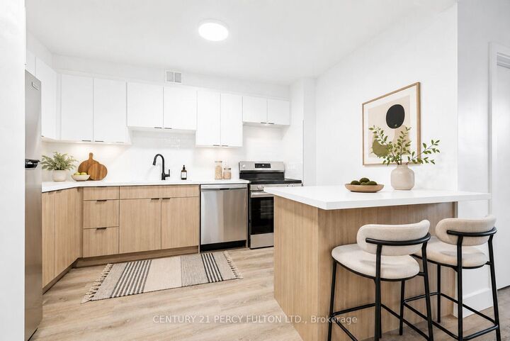 Property Photo:  2 Park Vista Drive 301  ON M4B 1A3 