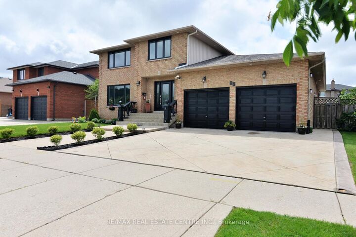 Property Photo: 43 Regalview Drive ON L8G 4Y7
