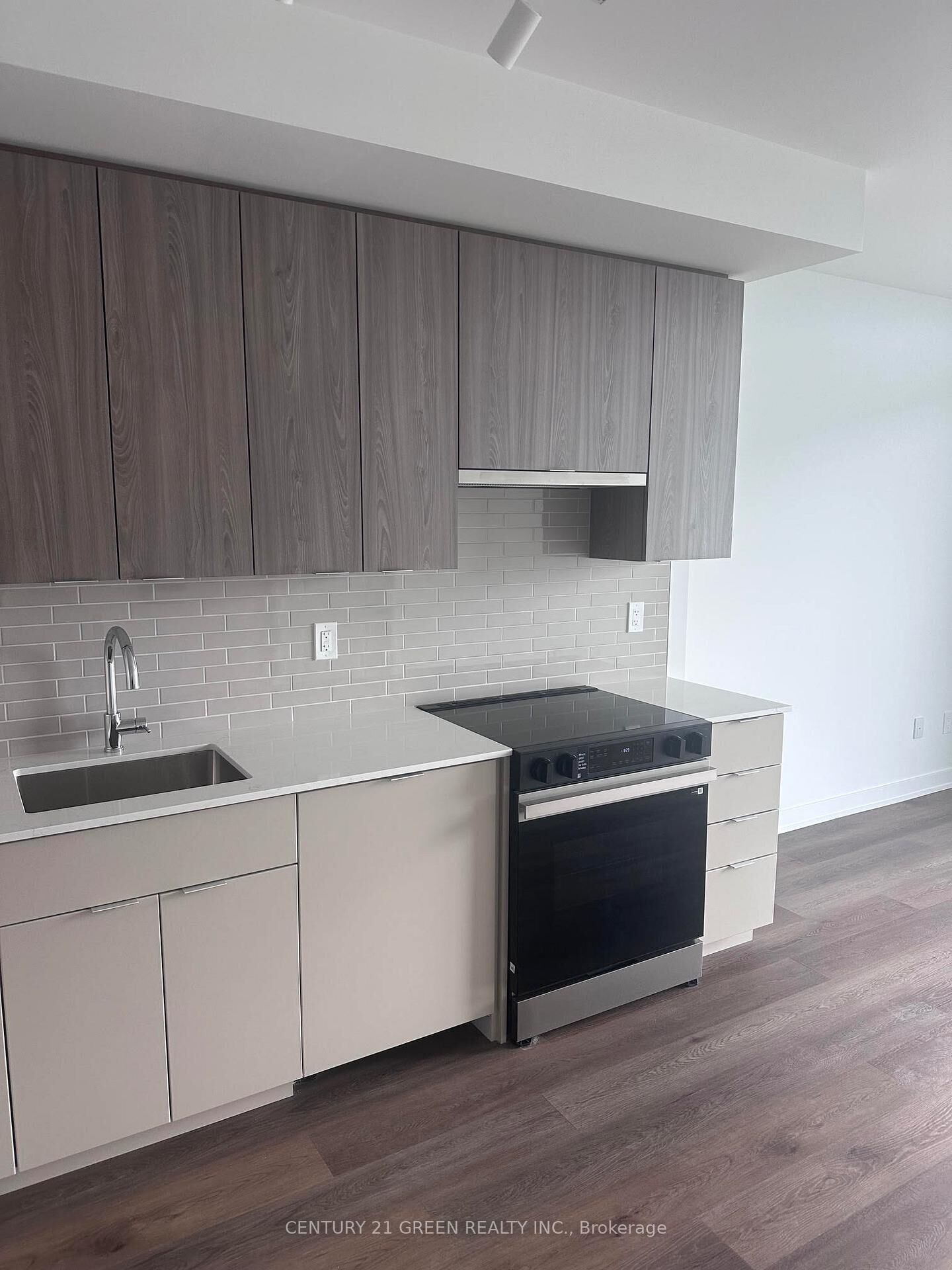 Property Photo:  2075 Lakeshore Road 2211  ON L7R 0H3 
