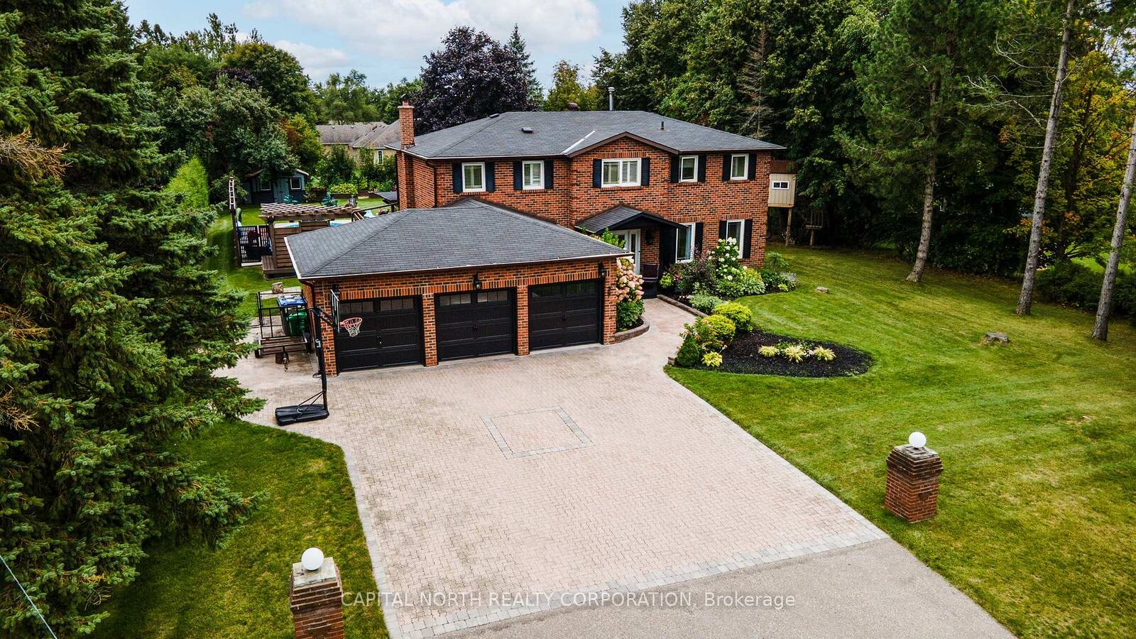 Property Photo: 29 Hayleyvale Road ON L7K 0X5