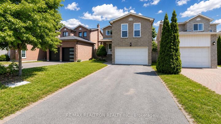 Property Photo: 72 Halfmoon Square ON M1C 3V3