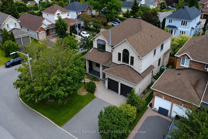 Property Photo: 31 Fanterra Way ON K1T 3Y7