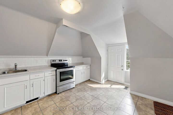 Property Photo:  259 Victoria Avenue N Third  ON L8L 5G3 