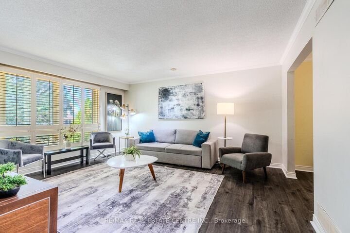 Property Photo: 172 Hanover Place ON L8K 5X6