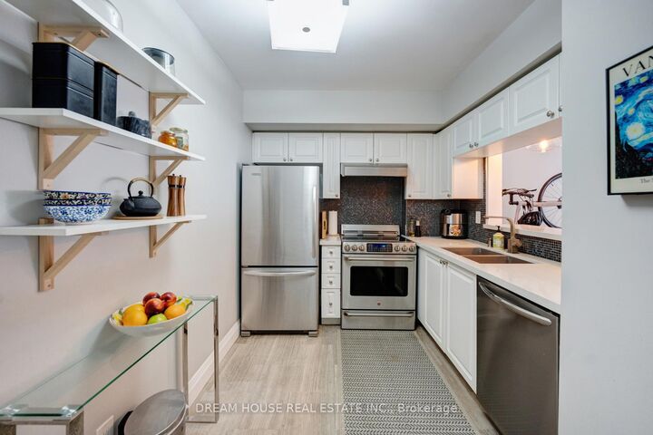 Property Photo:  5 Everson Drive 1008  ON M2N 7C3 