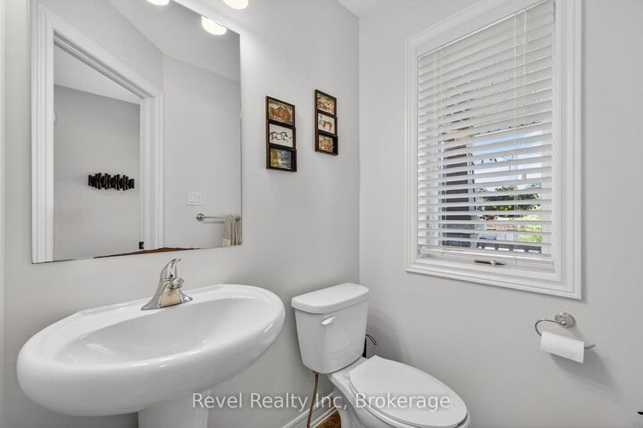 Property Photo: 1038 Cook Drive ON L4R 0E4